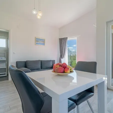 Enona Апартаменты Нин