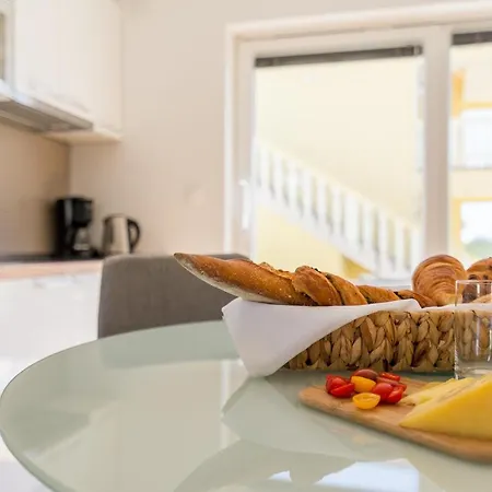 Enona Апартаменты Нин