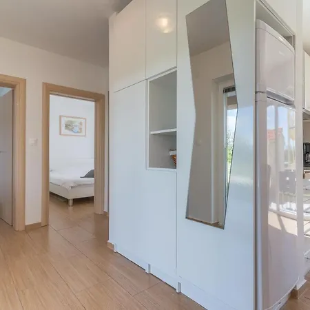 Enona Apartment *