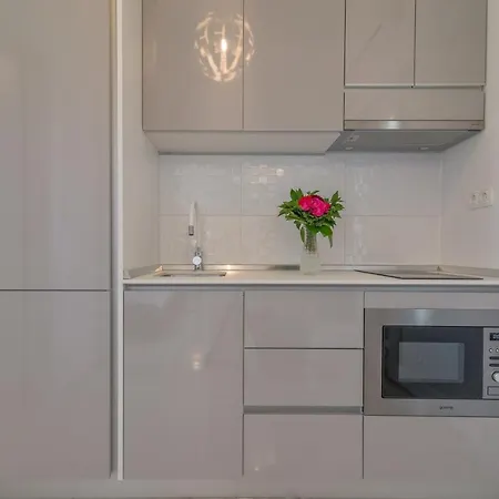 Enona Apartment