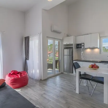 Enona Apartment Nin
