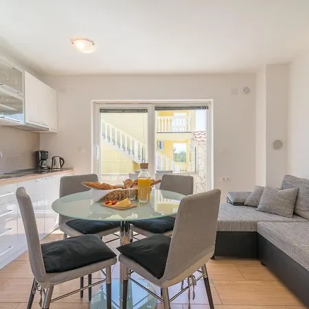 Apartment Enona *